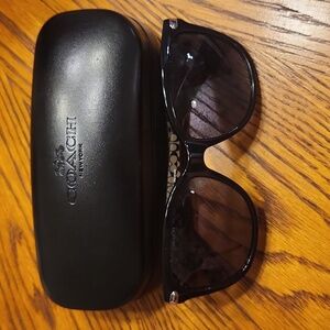 COACH SUNGLASSES 🕶 WOMENS  HC8132 L109 BNWOT WITH CASE